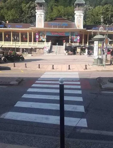 Studio Pour Deux Personnes Au Centre Et Calme