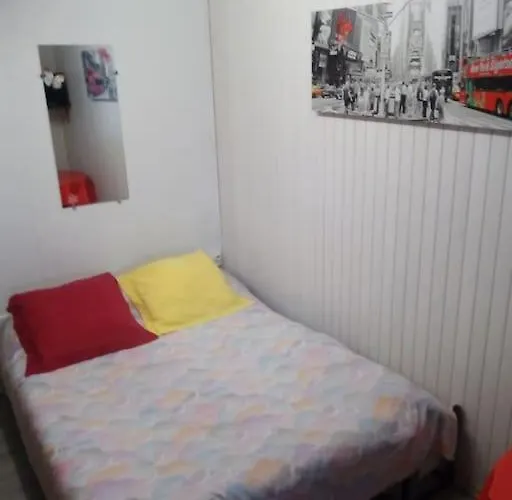 Studio Pour Deux Personnes Au Centre Et Calme